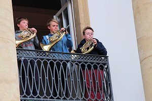 Musik und Artistik auf dem Theaterplatz