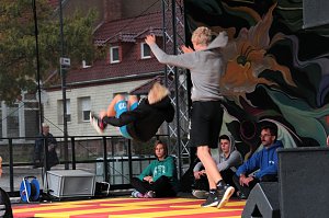Musik und Artistik auf dem Theaterplatz