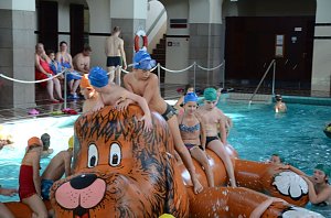 Knax-Pool-Party
