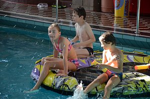 Knax-Pool-Party