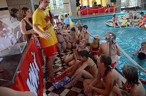 Knax-Pool-Party