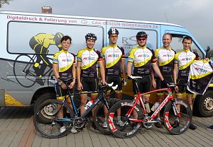 Radsportler danken Helferin