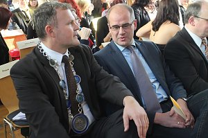 Bleiben sie sch&ouml;n akademisch