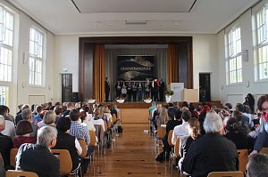 Bleiben sie sch&ouml;n akademisch