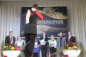 Bleiben sie sch&ouml;n akademisch
