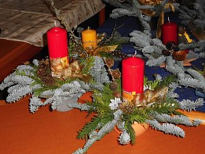 Weihnachtsbasteln mit den "Flinken Nadeln" in Ilfeld