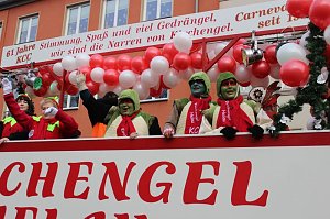 N&auml;rrinnen und Narren zogen durch Sondershausen (1)