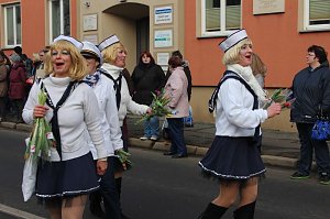 N&auml;rrinnen und Narren zogen durch Sondershausen (1)