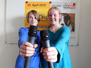 M&auml;dchen befragen Jungen im MEGEHA