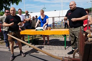 Sachswerfer Handwagenrennen