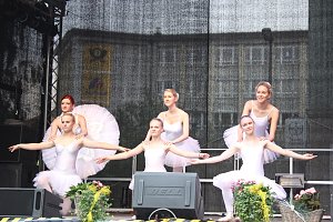 Die Eleven des Tanzstudio Radeva auf dem 47. Rolandsfest