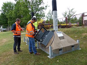 Flutlichaufbau: Letzte Absprachen