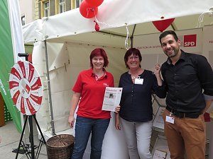 Thüringentag 2015: Dagmar Becker betreut mit dem "Parteinachwuchs" den SPD-Stand