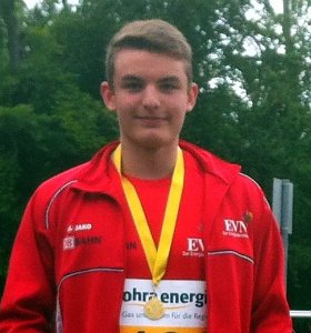 Bild: Der 15j&auml;hrige Konrad Thierfelder (HSG) sorgte mit der Kugel f&uuml;r ein Glanzlicht bei den Landestitelk&auml;mpfen