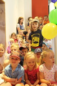 Er&ouml;ffnung mit der Konfettikanone - die Flohburg feiert ihren dritten Geburtstag