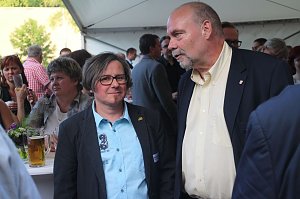 Sommerfest vor dem Nordh&auml;user Landratsamt