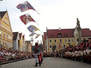 Landrat Matthias Jendricke und Ministerin Birgit Keller weilten zum Erfahrungsaustasch im Unterallg&auml;u