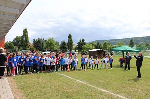 Laufen gegen Leuk&auml;mie - zur Kinderolympiade in Obergebra wurden auch Spenden f&uuml;r den siebenj&auml;hrigen Neo Dominik gesammelt