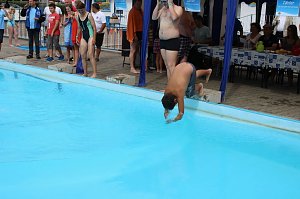 24-Stunden-Schwimmen gestartet