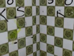 Unwirkliche Orte: Lokschuppen bei Bitterfeld