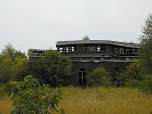 Unwirkliche Orte: Lokschuppen bei Bitterfeld