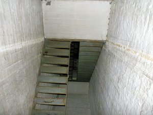 Unwirkliche Orte: Lokschuppen bei Bitterfeld
