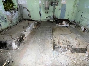 Unwirkliche Orte: Lokschuppen bei Bitterfeld