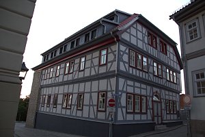 Stadt- und Sonnenansichten