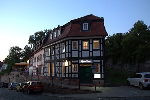 Stadt- und Sonnenansichten