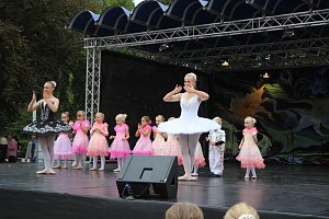 Zeitreise mit dem Tanzstudio Radeva