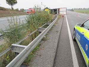Leitplanke durchbrochen