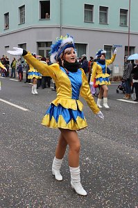 N&auml;rrinnen und Narren trotzen Wetter (2)