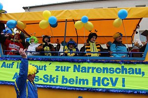 N&auml;rrinnen und Narren trotzen Wetter (2)