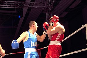 Boxnacht in der Nordh&auml;user Ballspielhalle