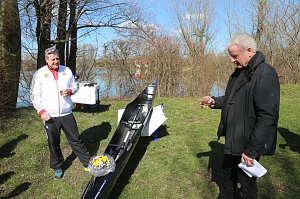 Olaf Ostwald will mit seinem neuen High-Tech Kanu "Yvonne" Weltmeister werden