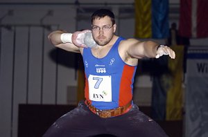 Januar: Kugelsto&szlig;-Indoor Wiedigsburghalle