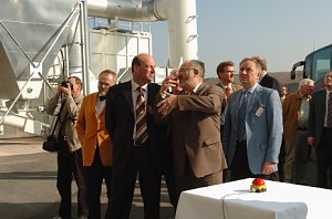 Oktober: Abfallbehandlungsanlage geht in Betrieb