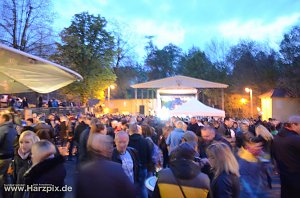 Maisprung im Gehege