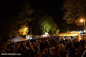 Maisprung im Gehege