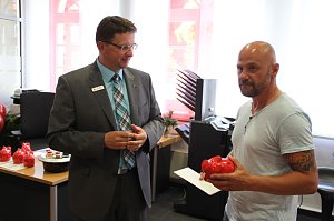 Sieben gl&uuml;ckliche Gewinner kamen beim gro&szlig;en Vereinsvoting der Sparkasse aus Harztor