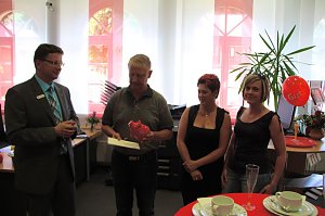 Sieben gl&uuml;ckliche Gewinner kamen beim gro&szlig;en Vereinsvoting der Sparkasse aus Harztor