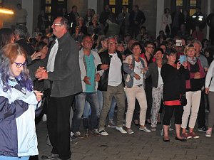 Extase vor dem Theater