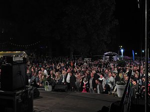 Extase vor dem Theater