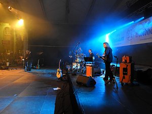 Extase vor dem Theater