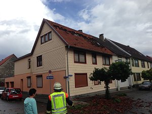 Aufr&auml;umarbeiten nach der Windhose