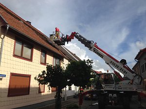 Aufr&auml;umarbeiten nach der Windhose