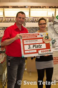 Toom Baumarkt &uuml;berreichte Schecks an Nordh&auml;user Kinderg&auml;rten