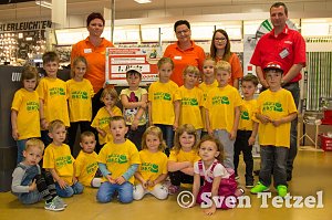 Toom Baumarkt &uuml;berreichte Schecks an Nordh&auml;user Kinderg&auml;rten