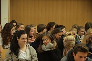 Spuren hinterlassen - vom Campus aus ging es f&uuml;r rund 100 Studierende heute hinaus, die Region und ihre Verein kennen lernen