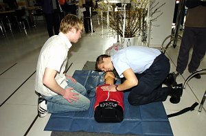 Erste Hilfe Vorführung der Feuerwehr